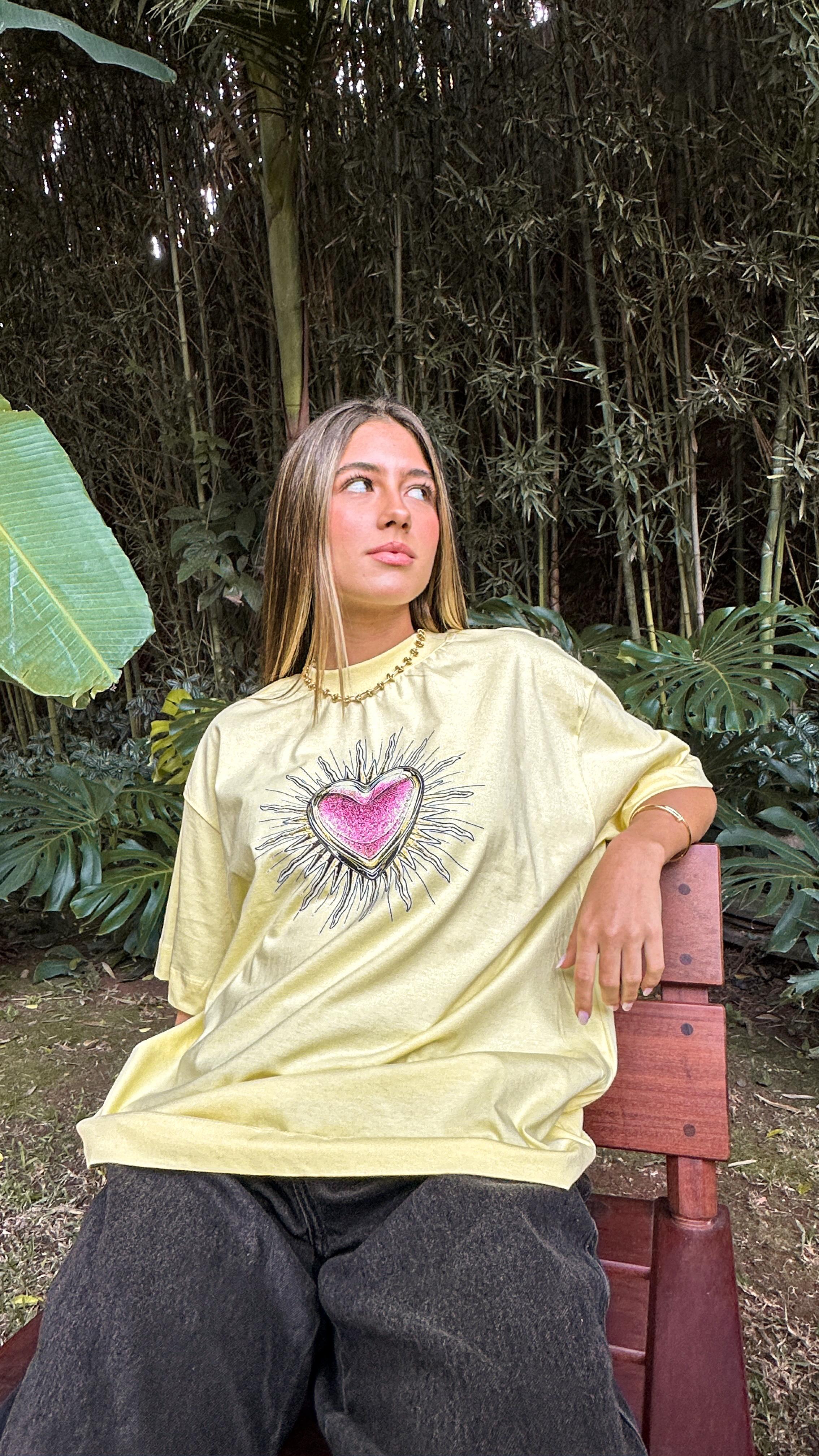 Camiseta "Pure Heart" Amarela